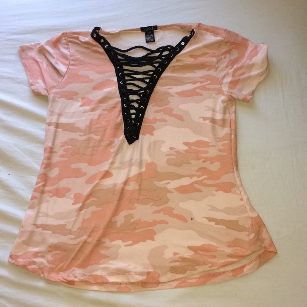 Pink camo t-shirt